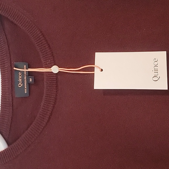 NWT QUINCE MONGOLIAN CASHMERE BURGUNDY SWEATER SZ.M - Picture 2 of 2